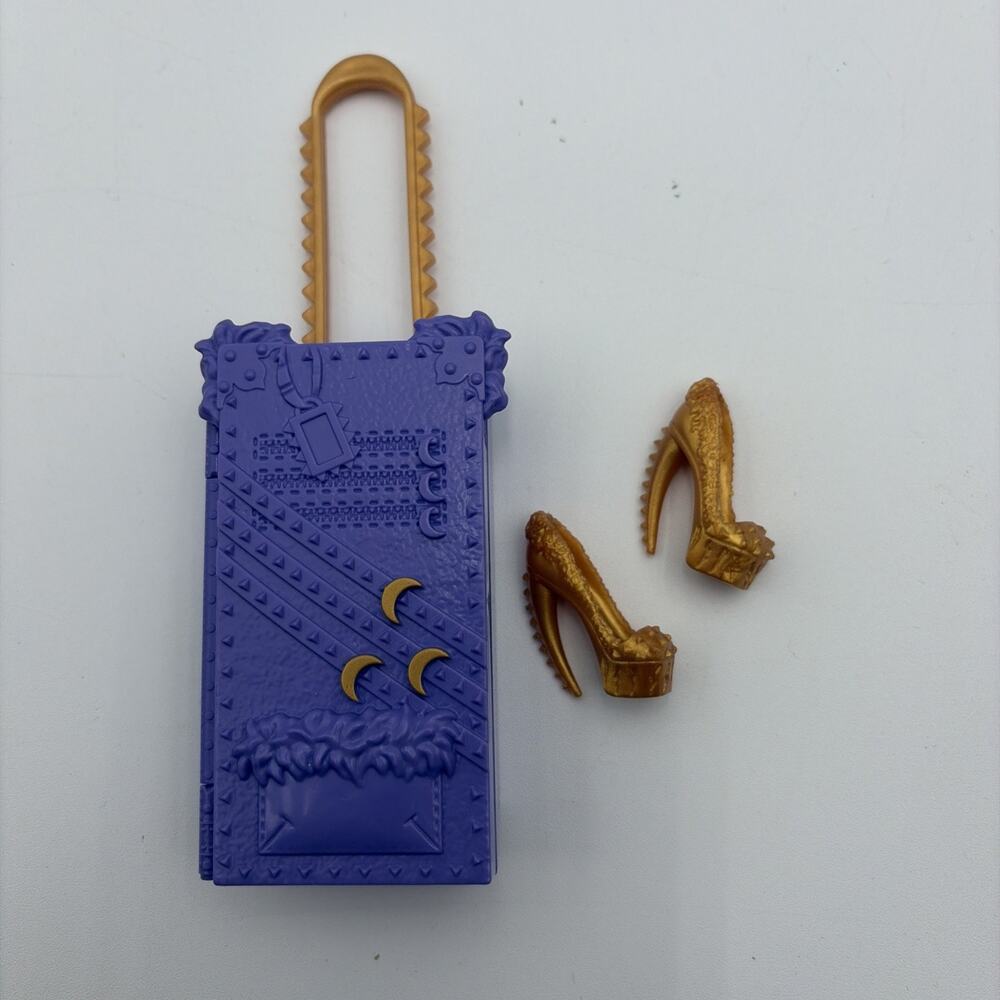 Monster High Scaris Clawdeen Wolf's Gold Shoes & Suitcase Doll accessories